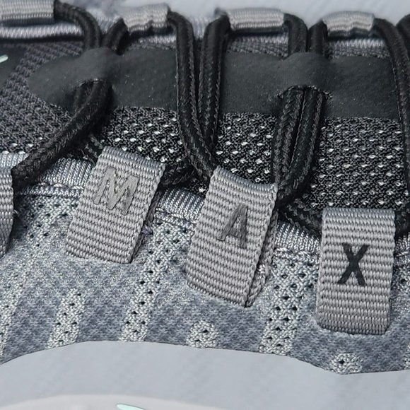 Nike Air Max Axis Low Womens Running Training Shoes Gray White AA2168-001 - Picture 5 of 9